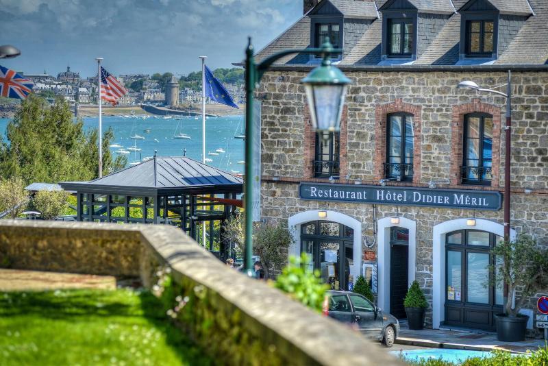 Restaurant Hotel Didier Meril Динар Экстерьер фото