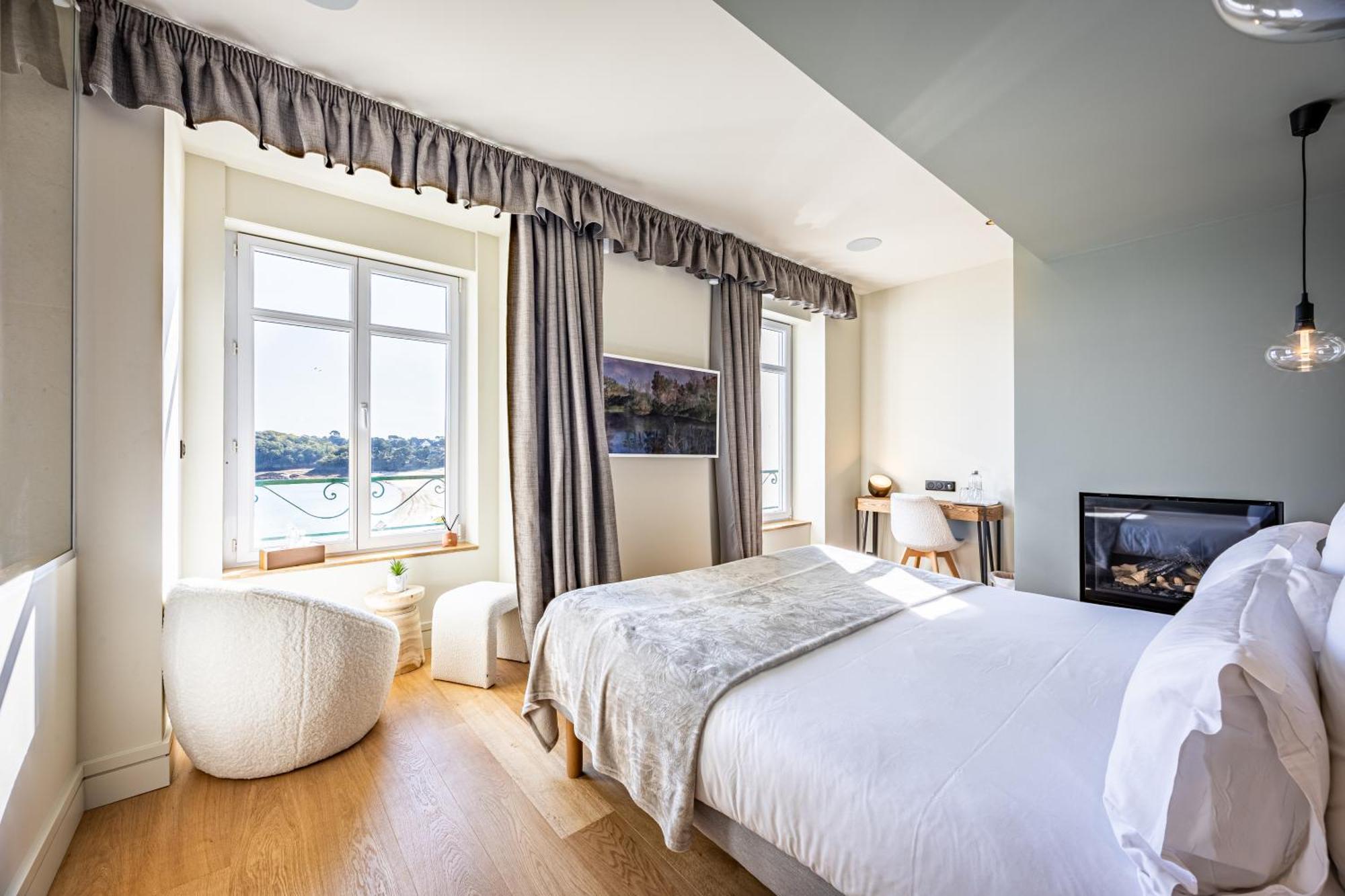 Restaurant Hotel Didier Meril Динар Экстерьер фото